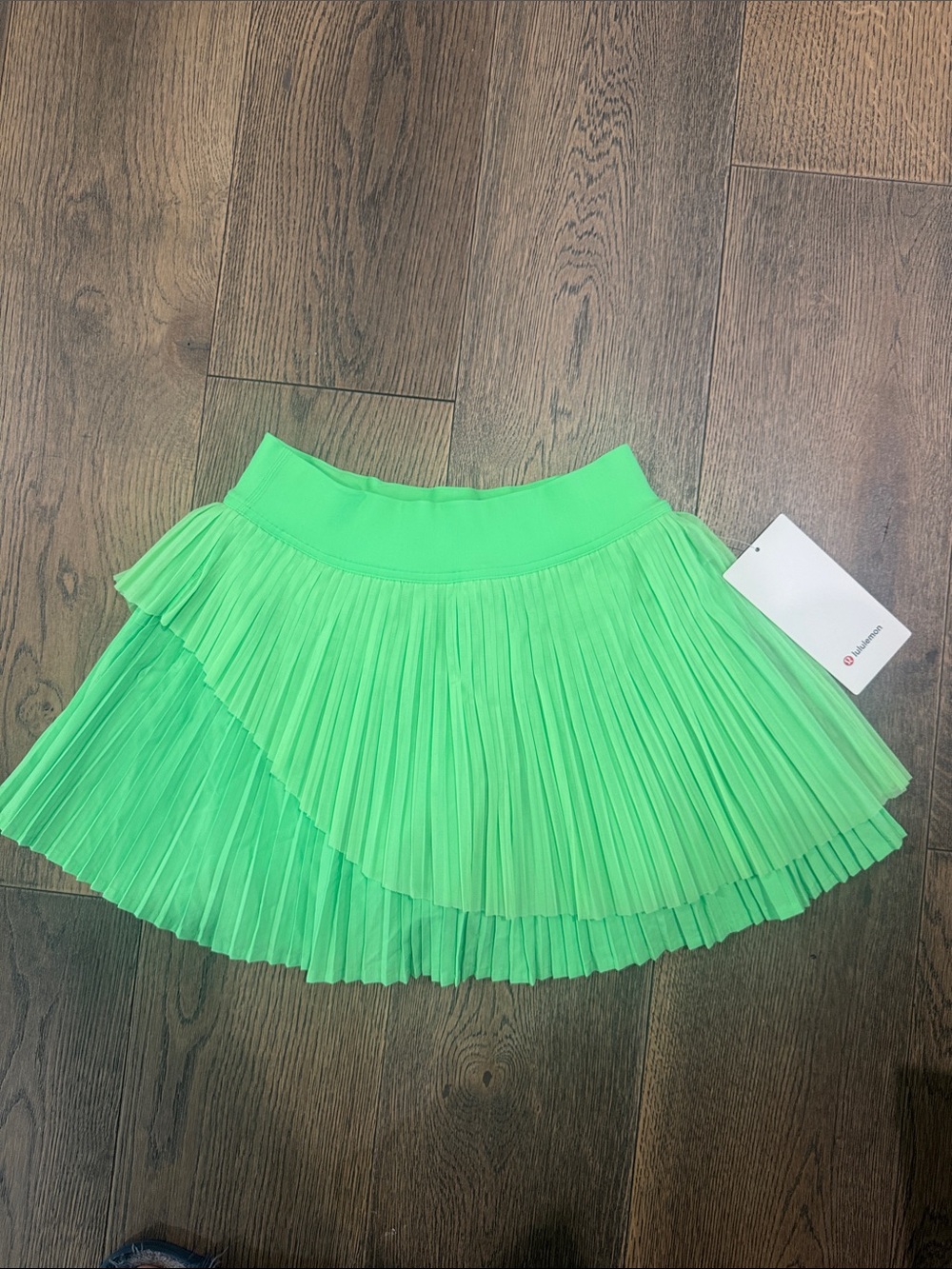 lululemon athletica Neon Green Pleated tennis Skirt NWT Size 4